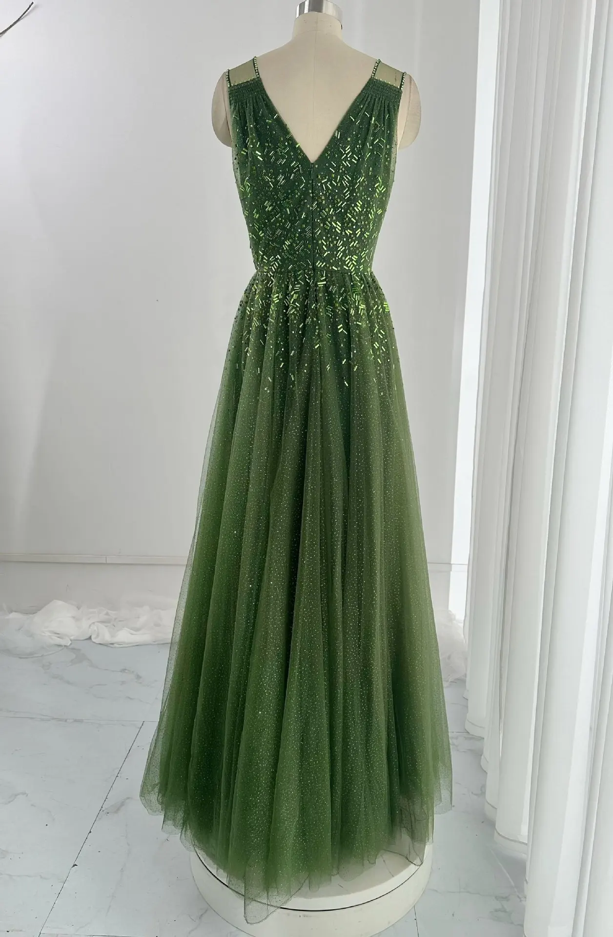 Green Sweet Deep V -Neck ShinyGlittering Fairy Net Yarn A -Shaped Princess Evening Dress Skirt M2040