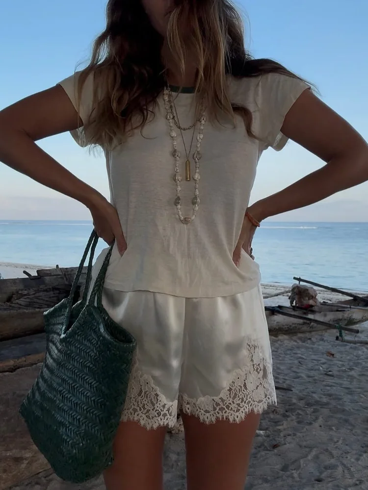 Damskie szorty z koronkowymi wstawkami, satynowe, eleganckie, luźne, jednolite, z szerokimi nogawkami, elastyczne, krótkie, nowość 2025, styl Y2k, codzienne, streetwearowe.