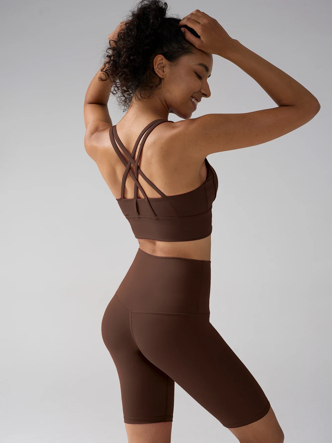 

Женский комплект из 2 предметов: шорты для йоги с высокой талией и топ-бра, высокоэластичные шорты для йоги с эффектом подтяжки бедер, для бега, занятий йогой на открытом воздухе и спортивных тренировок