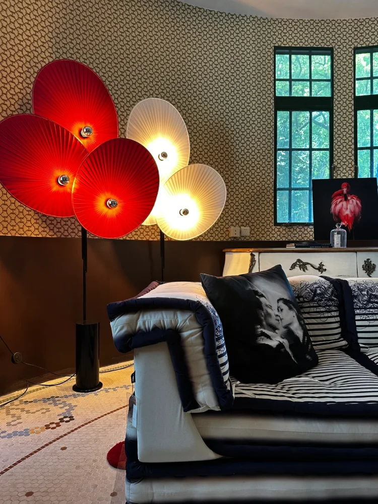 Postmodern Design Floor Lamp Nordic Living Room Sofa Standing Light Retro Creative Home Bedroom Decorative Light LED Lighting