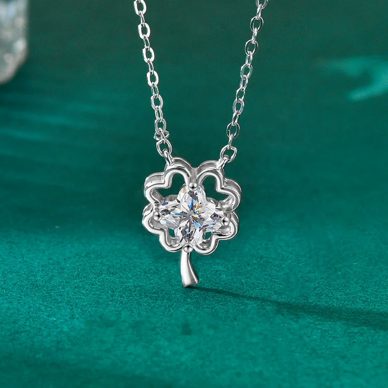

S925 sterling silver women's necklace gold-plated clover moissanite European and American fashion jewelry party accessories