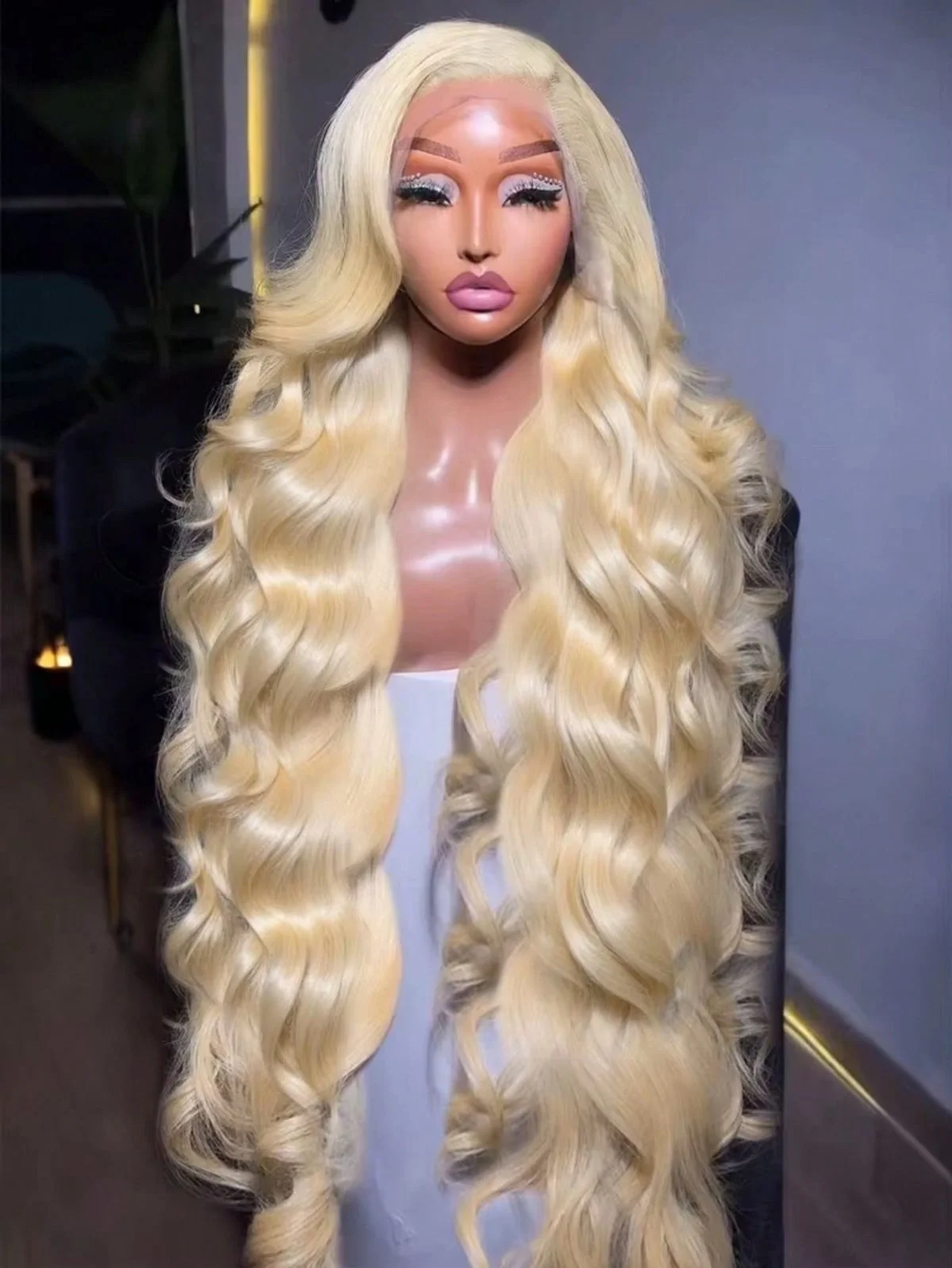 

613 Hd Кружевной фронтальный парик 13x6 Объемная волна Парики из натуральных волос Бразильский 200 Плотность Медовый блондин 13x4 Прозрачный парик фронта шнурка 40 дюймов