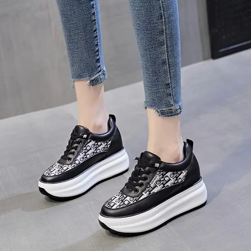 2026 Spring Autumn New Womens Elastic Wedge Muffin Thick Sole Hidden Wedge White Shoes Versatile Casual Sports Single Shoes