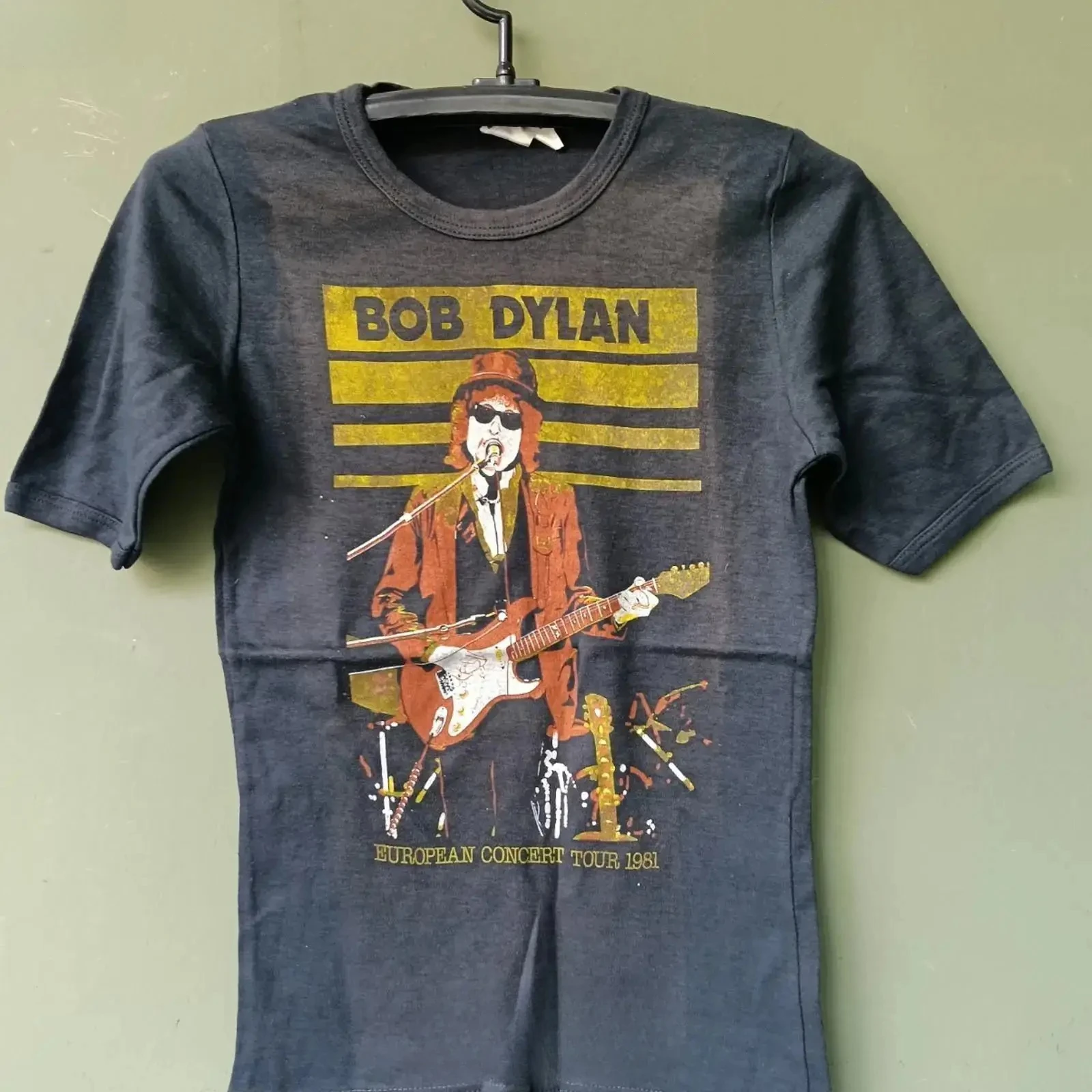 Hot Sale Bob Dylan Classic Guitar Poster Graphic Print T-shirt Men Women Loose Casual Oversized Top O-neck Cotton Summer New Tee