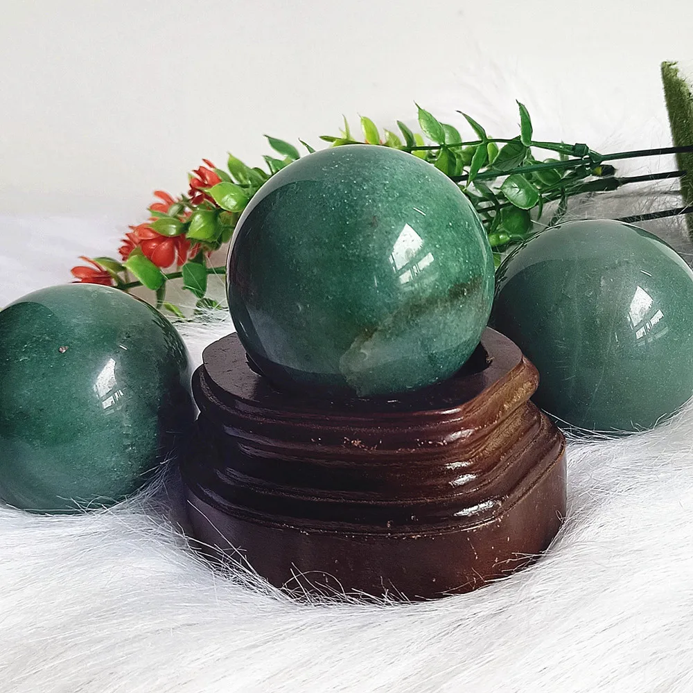 

Natural Green Dongling Ball Crystal Room Decoration Therapy Quartz Crystal Gift