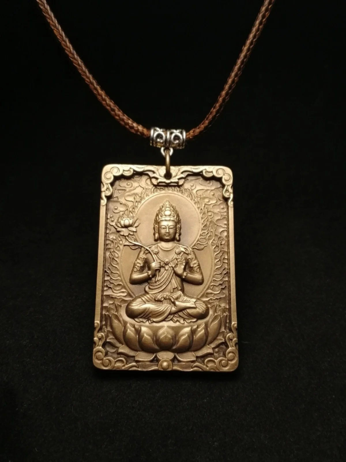 

Retro new Sipei trend to the Bodhisattva zodiac horse natal Buddha eight guardian Buddha statue Guanyin male pendant pendant