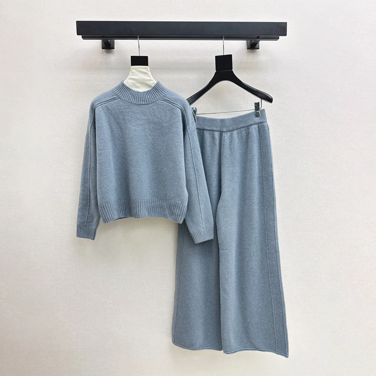 2026 High-Quality Women's Knitwear Set: High-Waisted Wide-Leg Pants in Lazy Fashion for Fall/Winter--2681985