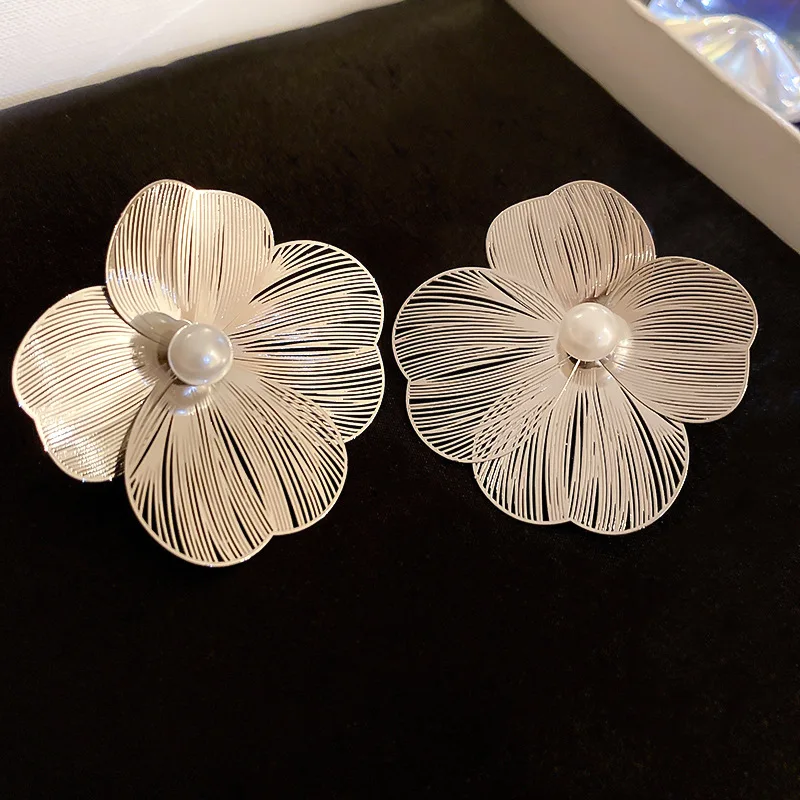 ZX Fashion Hollow Silver Color Metal Earrings for Women Large Exaggerated Flower Stud Earrings Wholesale Jewelry Dropshipping