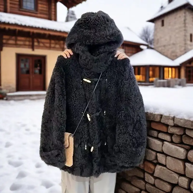 2025, Winter-Kapuzenmantel aus Kunstfell, verdickter, umweltfreundlicher Lammfell-Parka für Damen, warme Jacke mit Hornknöpfen