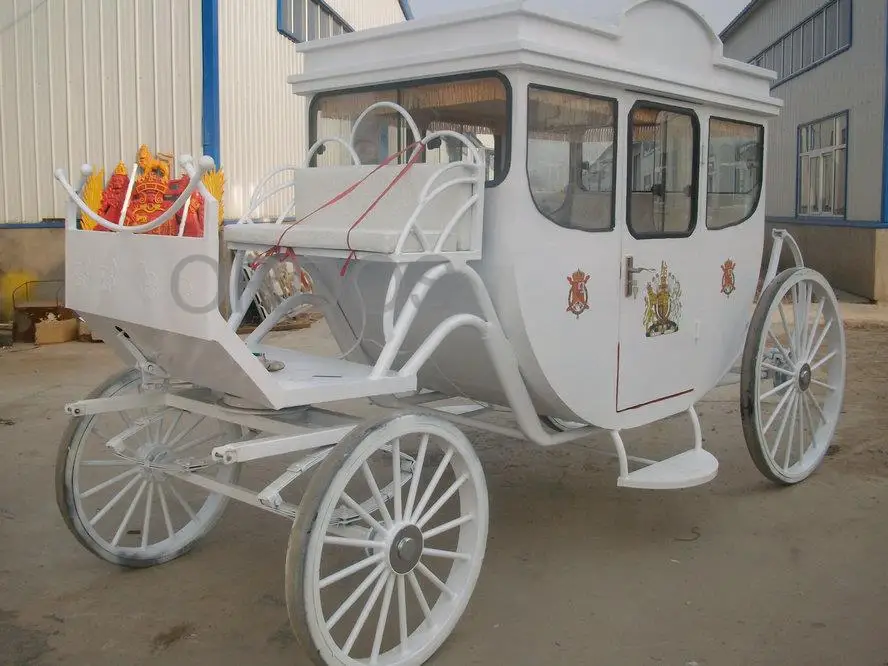 Old style horse car carriage chuck wagon for passenger