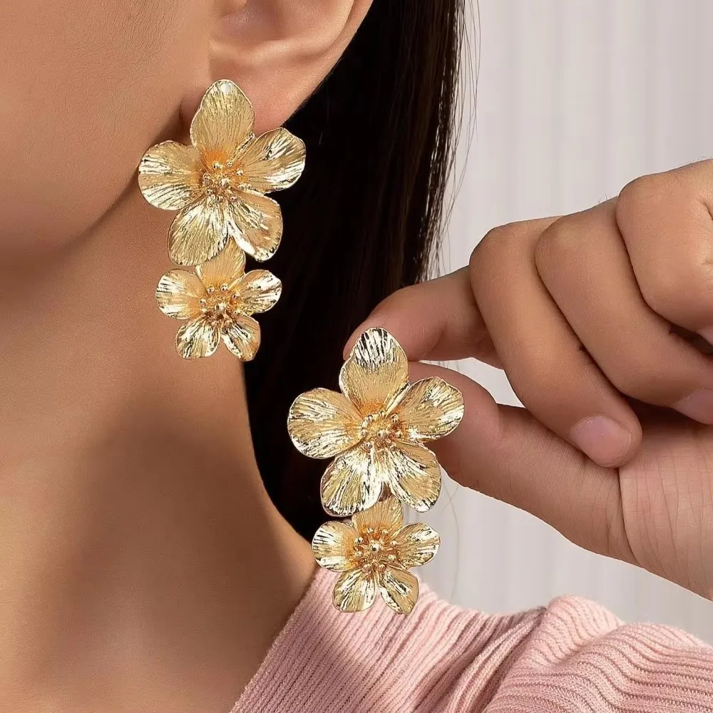 Mode Vintage Gold Farbe Blume Tropfen Ohrringe Frauen Metall Wasserdicht Aussage Stud Ohrring Edelstahl Schmuck