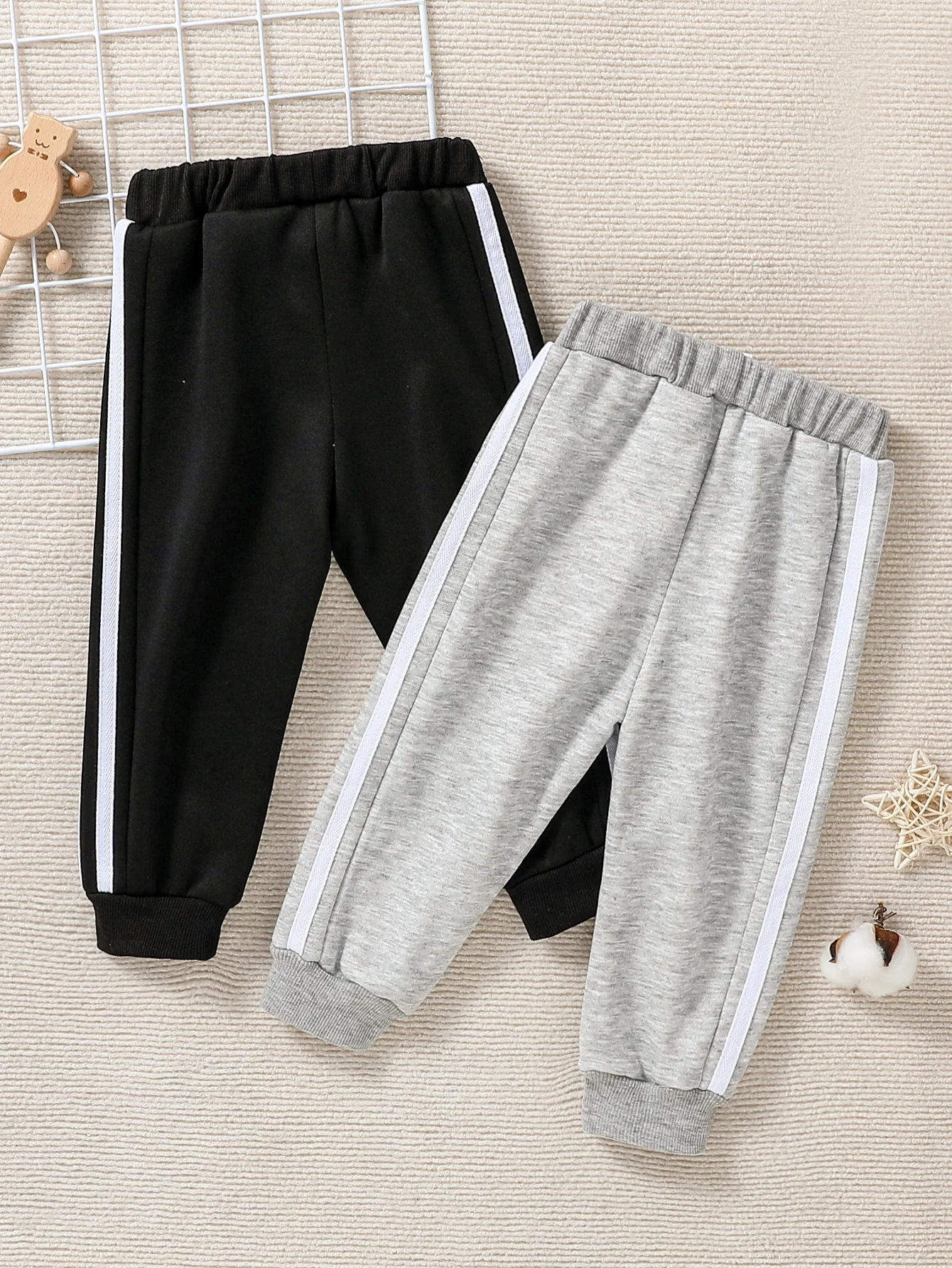 2Pcs Autumn and Winter Baby Boys Casual Sports Plus Fleece Solid Color Pants Warm Comfortable Fashion Trouser Daily Wear