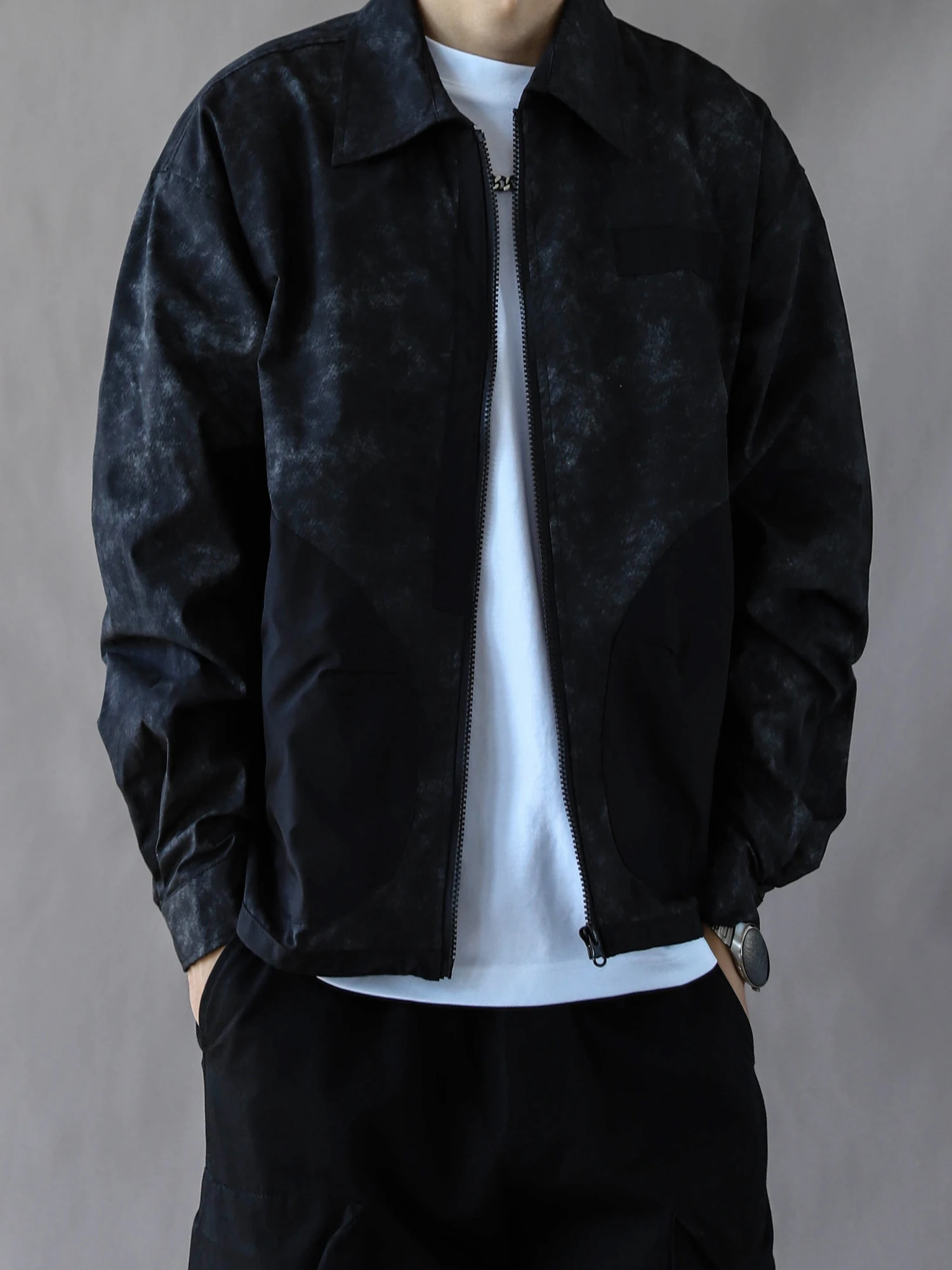 

Мужская демисезонная куртка в американском ретро-стиле, свободного кроя, повседневная, новинка 2025 года, бейсбольная куртка-бомбер с отложным воротником, черная