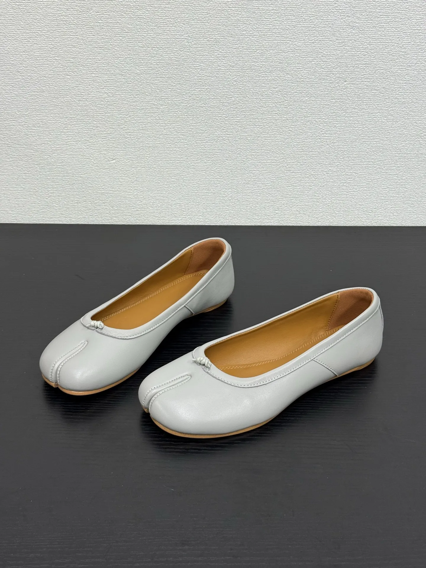 

Women Tabi Ballerina Flats Split-toe Japanese Style Fashion