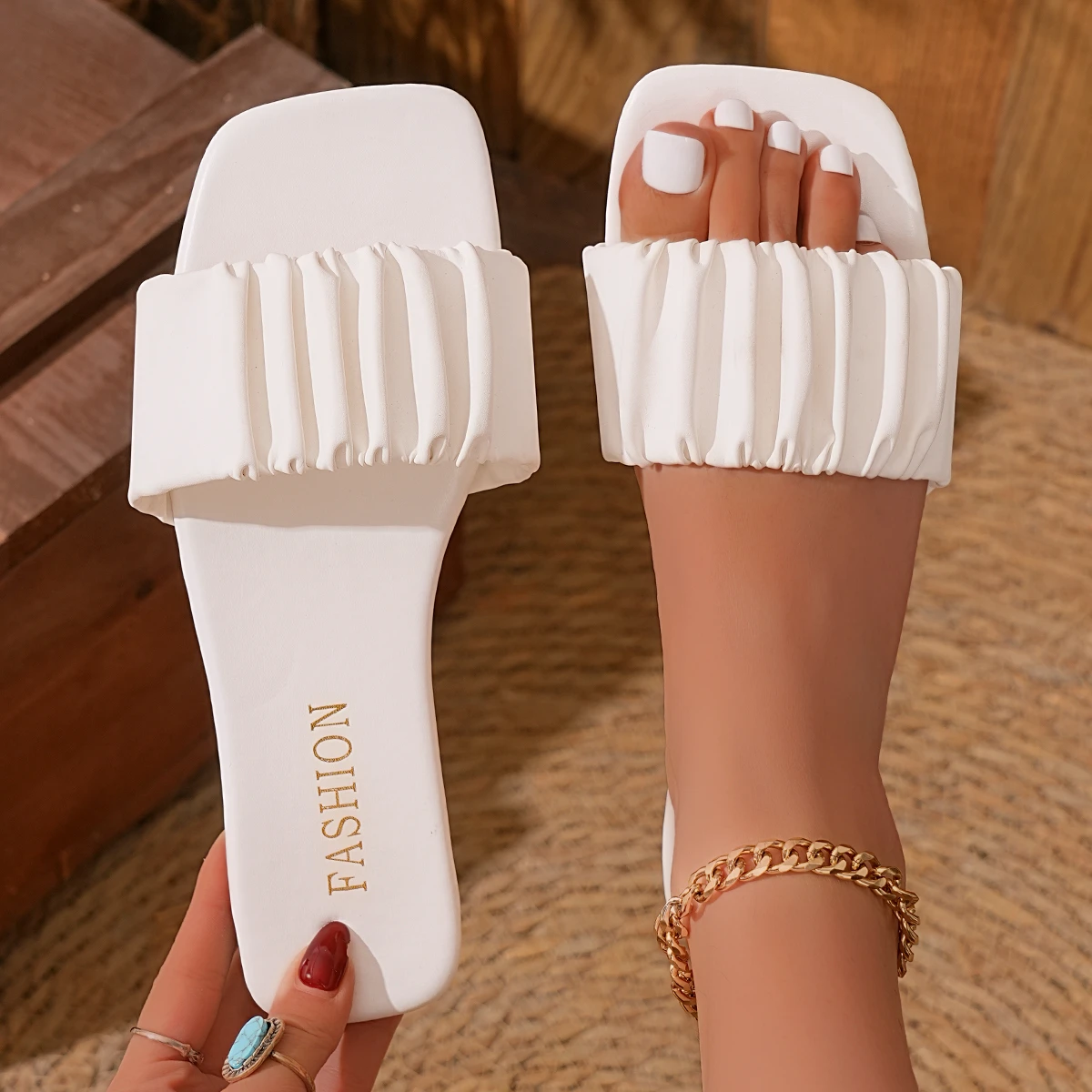 

Summer Women New Elegant Beach Flat Bottom Slippers Fashionable Lightweight Square Toe Comfortable Casual Slippers Slides Women