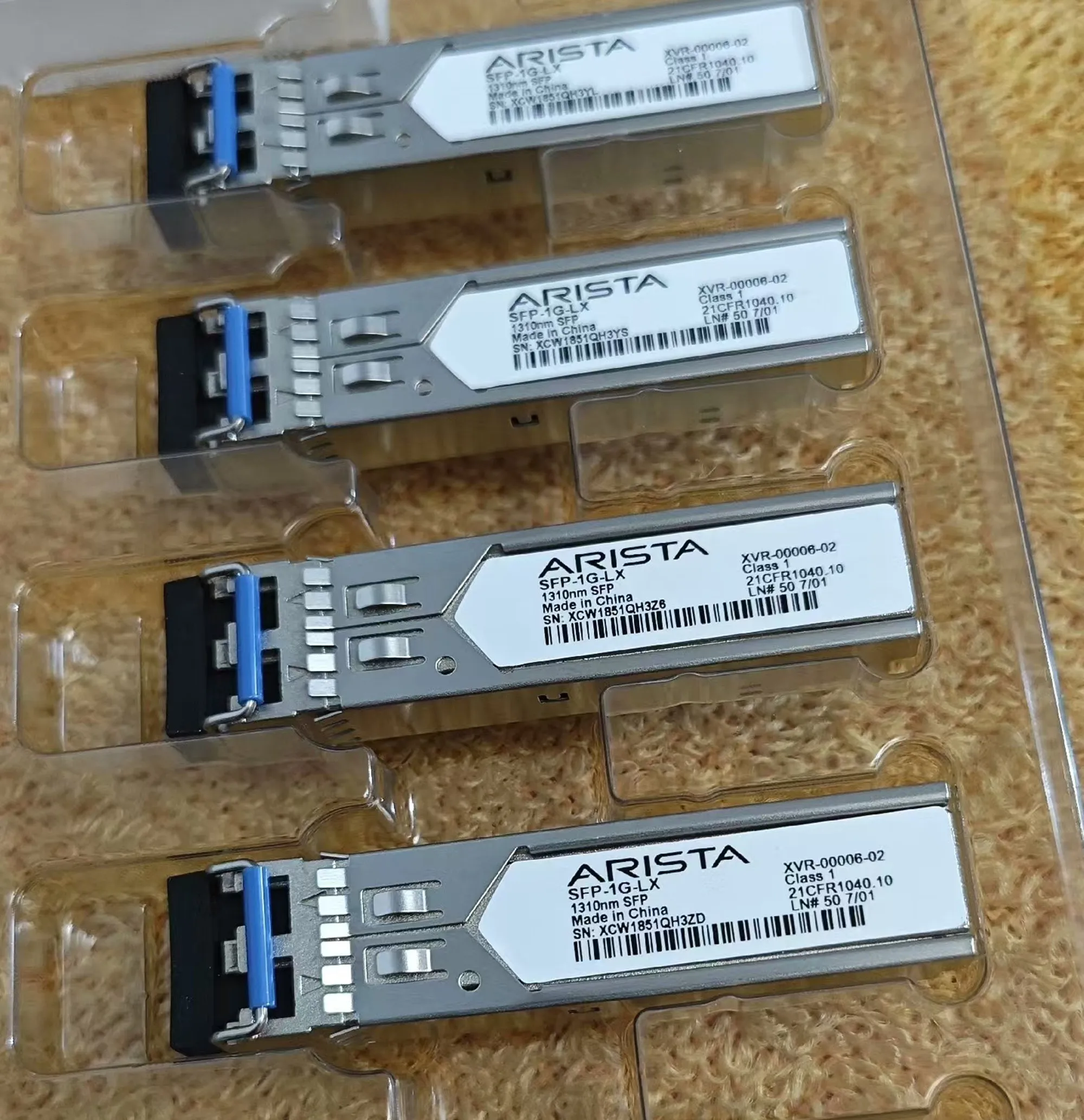 

Arista SFP Transceiver 1GB XVR-00006-02 SFP-1G-LX 1310NM SFP Gigabit Single Mode LX Optical Fiber Module