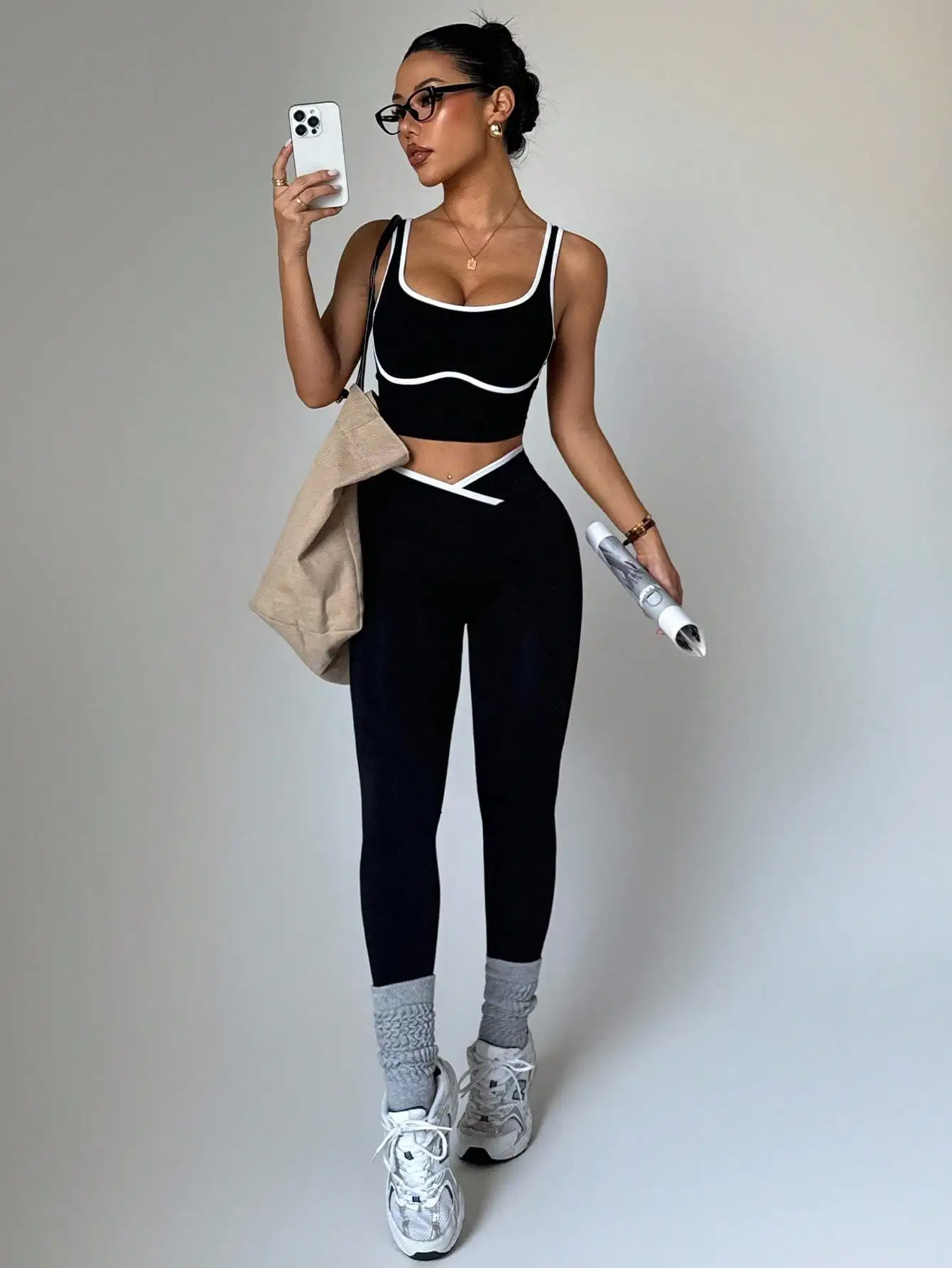 

Dewbera Women's Seamless Contrast Yoga Activewear Two-Piece Set