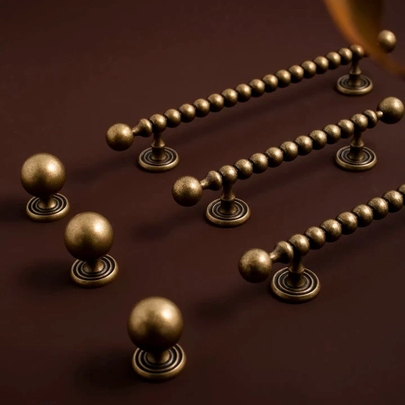 

Высококачественная латунная ручка шкафа, французская ретро темная дверная ручка шкафа, полированная античная медная ручка шкафа, круглая шаровая длинная ручка