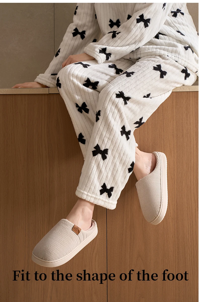 Corduroy-Hausschuhe für Herren, weiches Plüschfutter, Memory-Schaum-Einlegesohle, rutschfeste Gummisohle, gemütliche Hausschuhe für Herbst und Winter. – Detail 11