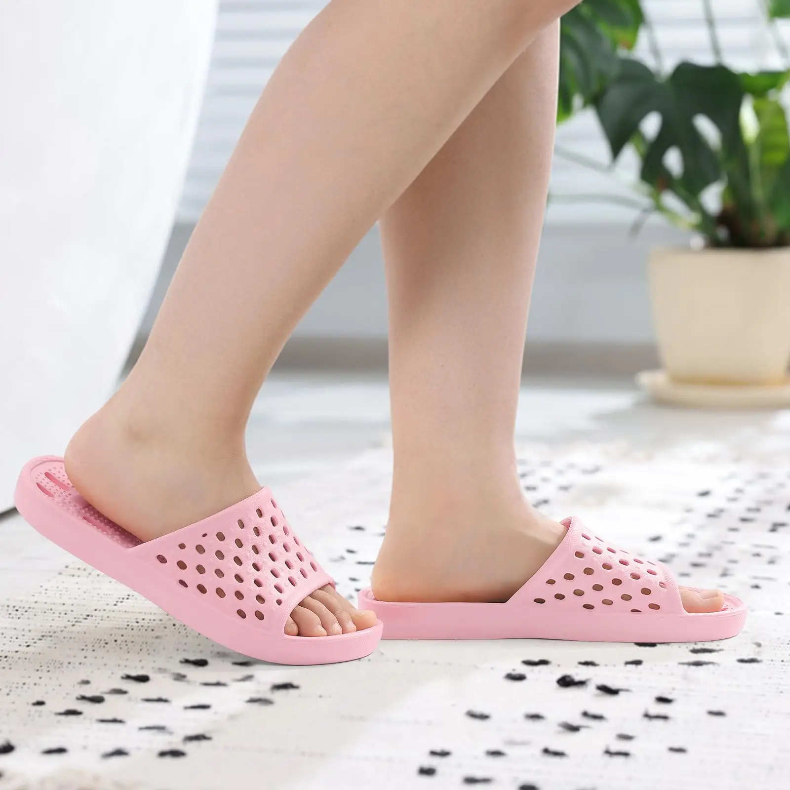 Shevalues Schnelltrocknende Damen-Duschpantoffeln, flache Slip-On-Hausschuhe, bequeme Badezimmer-Slides, rutschfeste Pool-Sandalen für den Fitnessbereich – Detail 22