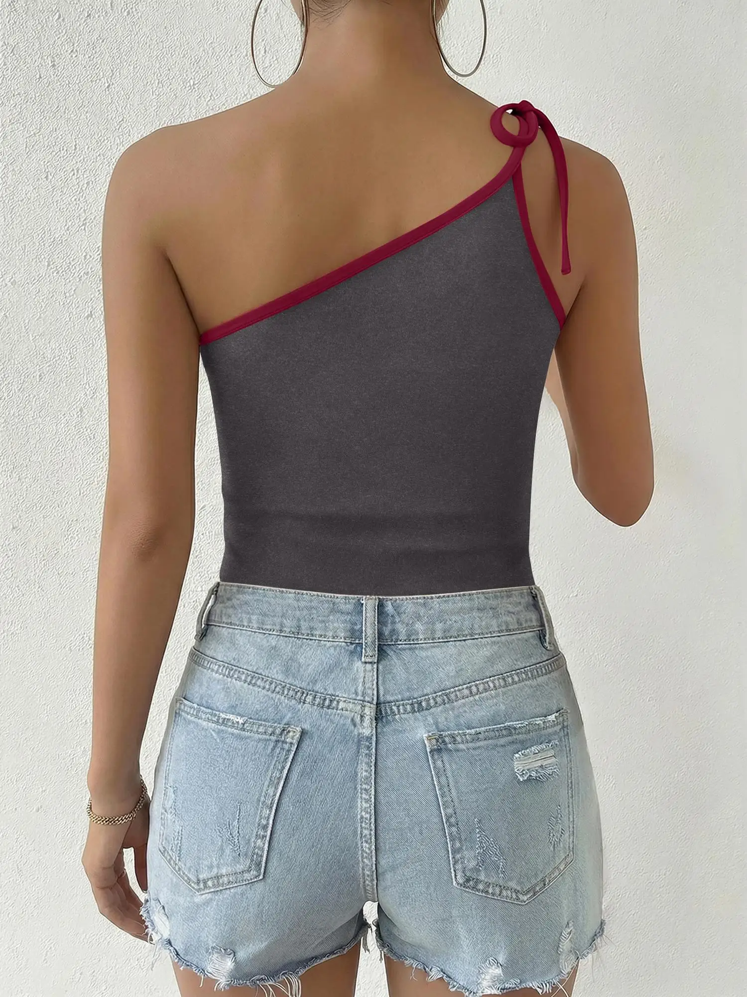 Ladies Y2K Night‑Out Cropped Sleeveless Camisole One‑Sided Shoulder Adjustable Tie Detail Contrast Edge Bodycon Top