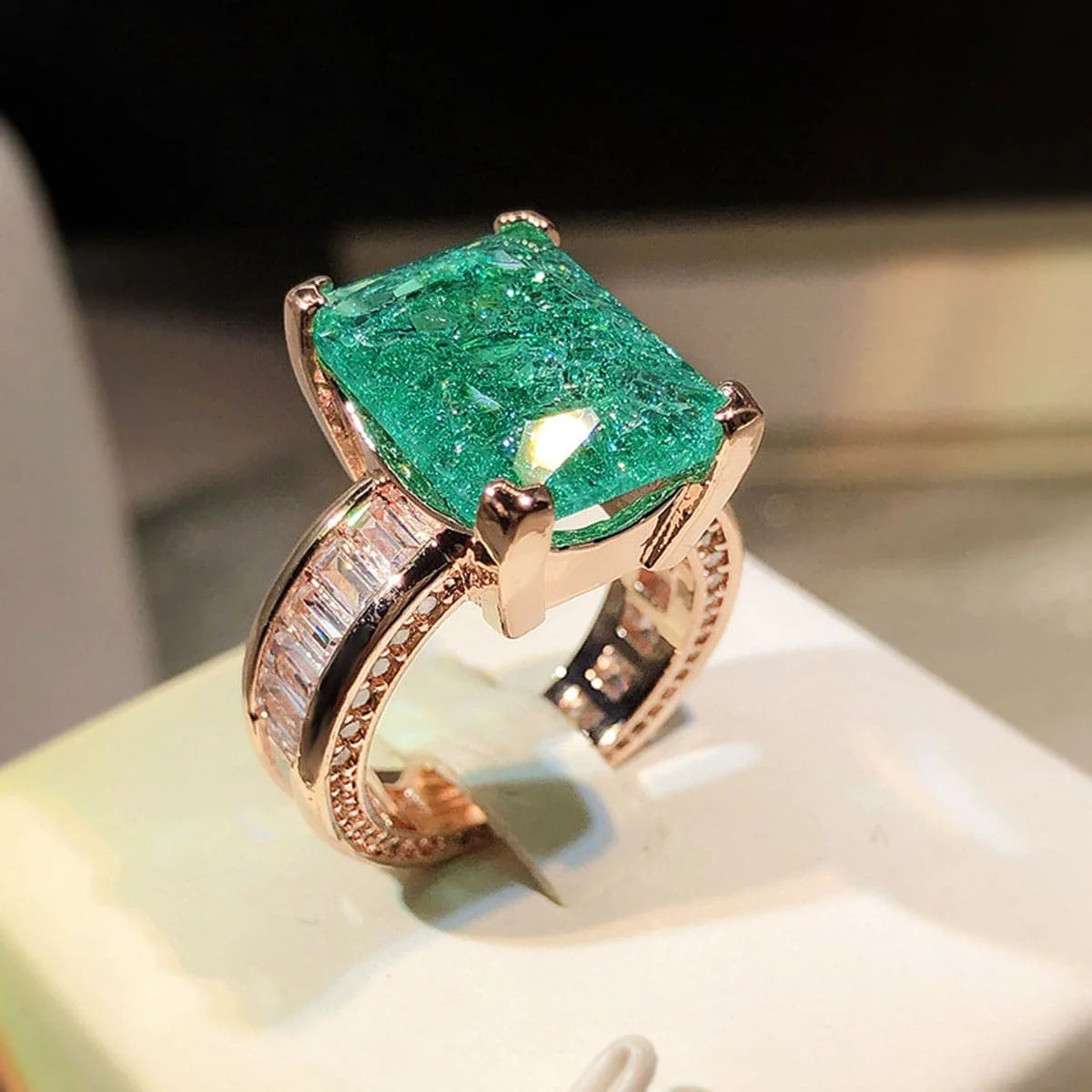 

Elegant Mint Green Geometric Cocktail Ring For Women With Zircon Accents