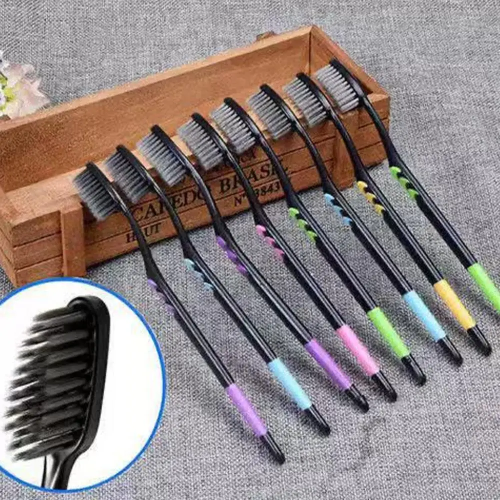 Pulizia profonda Setole morbide Carbone di bambù Capelli neri Spazzolino da denti per la salute di bellezza ultrafine Spazzolino da denti morbido per l'igiene orale dentale