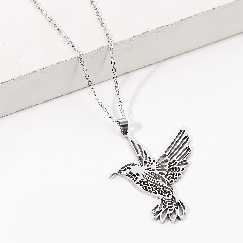 1pc Stainless steel hummingbird pendant clavicle chain ins female short bird swallow simple necklace