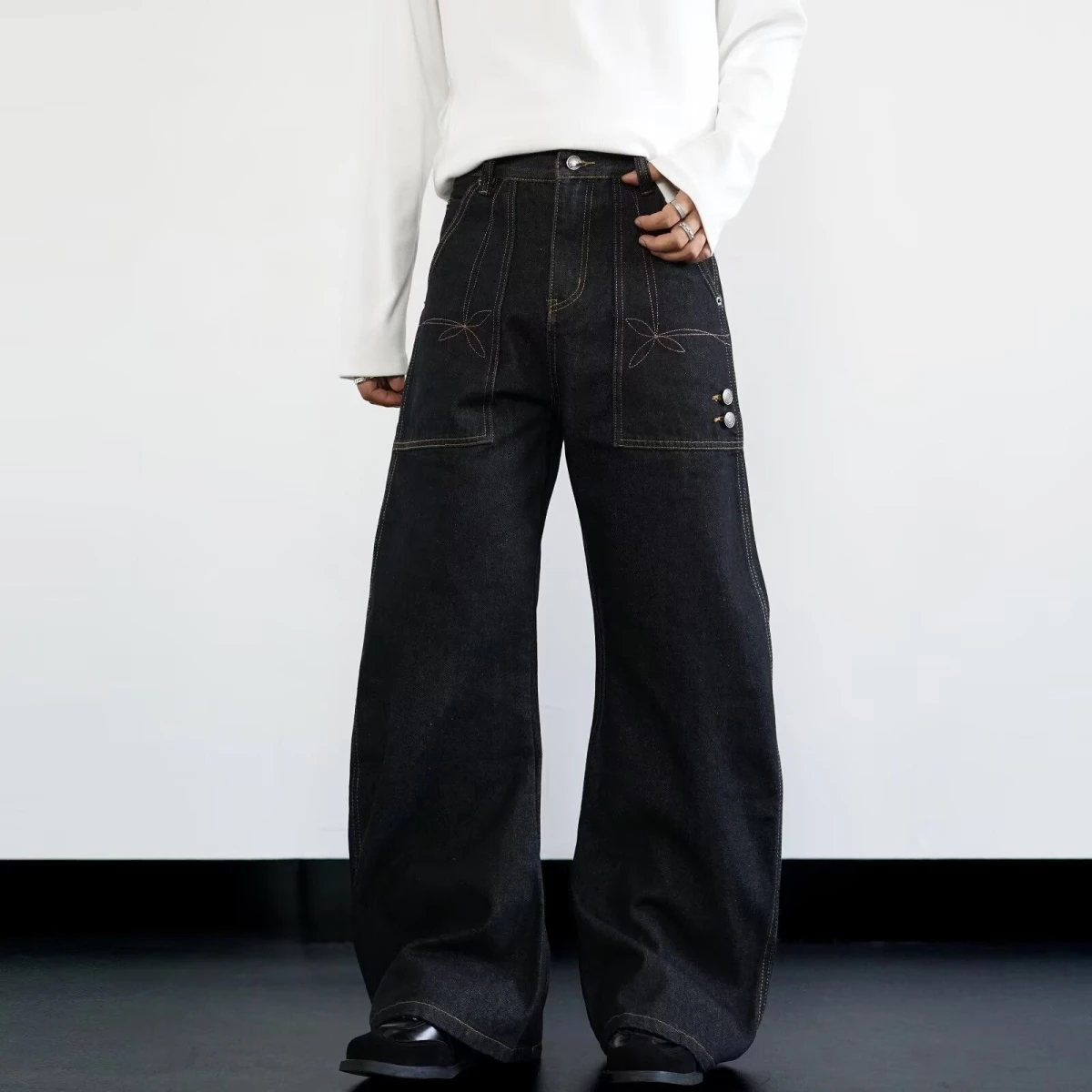 

Loose Straight Leg Original Denim Jeans Embroidered Contrast Color Knife ape Design for Men And Women Trendy Casual Jeans