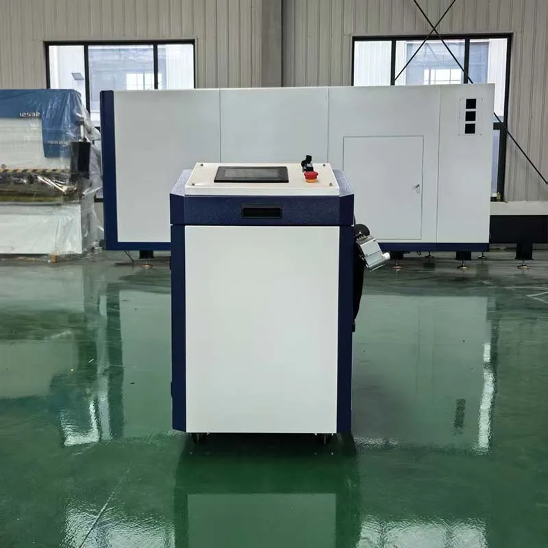 Portable Industrial Laser Rust Cleaning Machine 2000W Fiber Paint Oil Removal Device Easy to Operate Stainless Steel