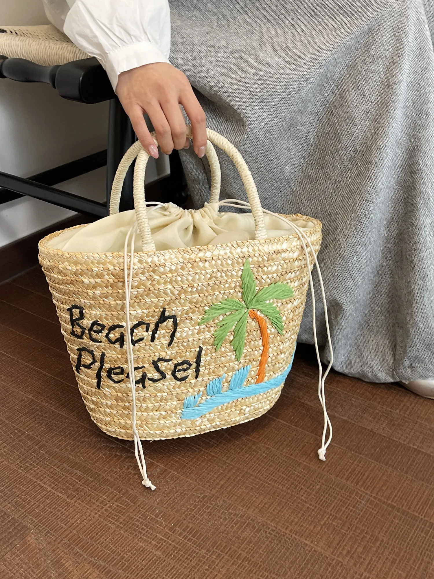 2026 New Orange Embroidery Straw Woven Bag Summer Beach Vacation Handheld Tote Bag Large Capacity Woven Vegetable Basket Bag