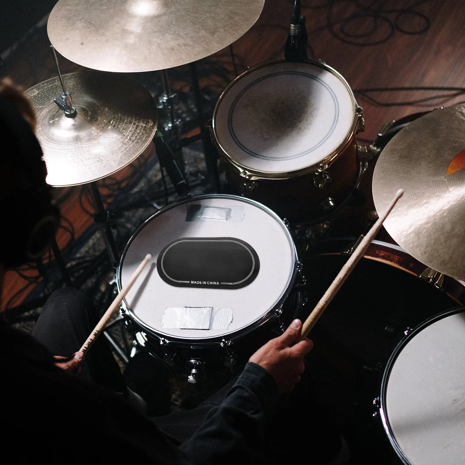 

2 шт. Защитные наклейки для бас-барабана, накладки на двойную педаль, защита пластика барабана, улучшение звука