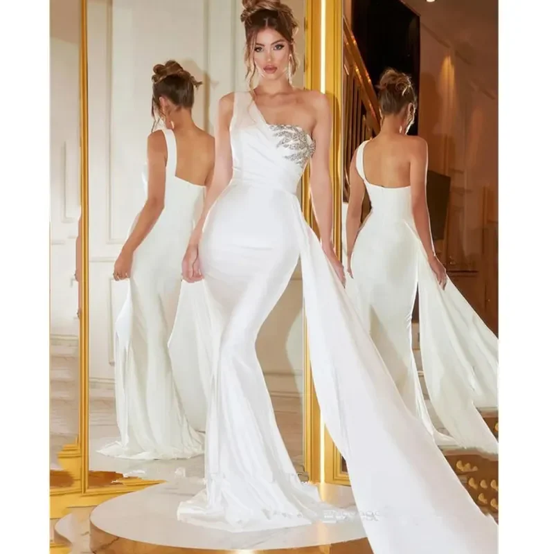 Vestido de novia de sirena sin tirantes, traje sexy de lujo con un solo hombro, Espalda descubierta, calcomanía de cristal, personalizado, clásico, para playa, novedad de 2024