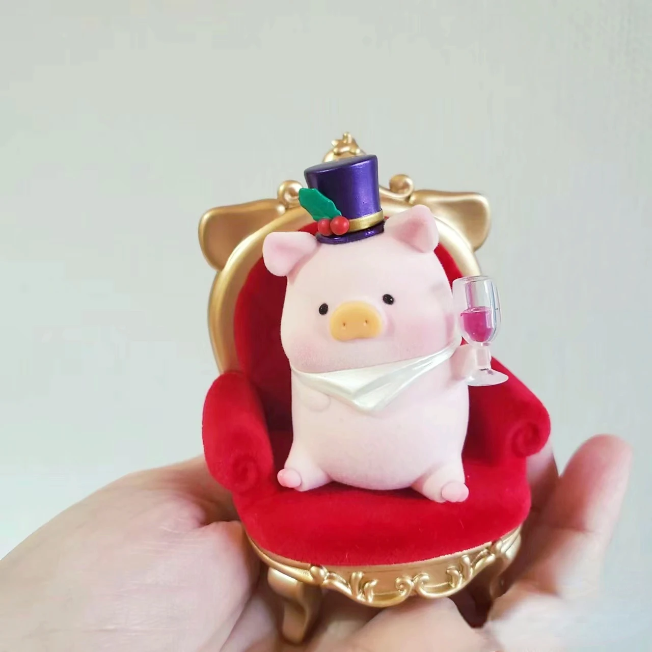 LULU The Piggy Pigchelin Restaurant Figure Toy Cute Pink Pig Chef Delicious Food Ornament Art Toy Designer Collection Decoration