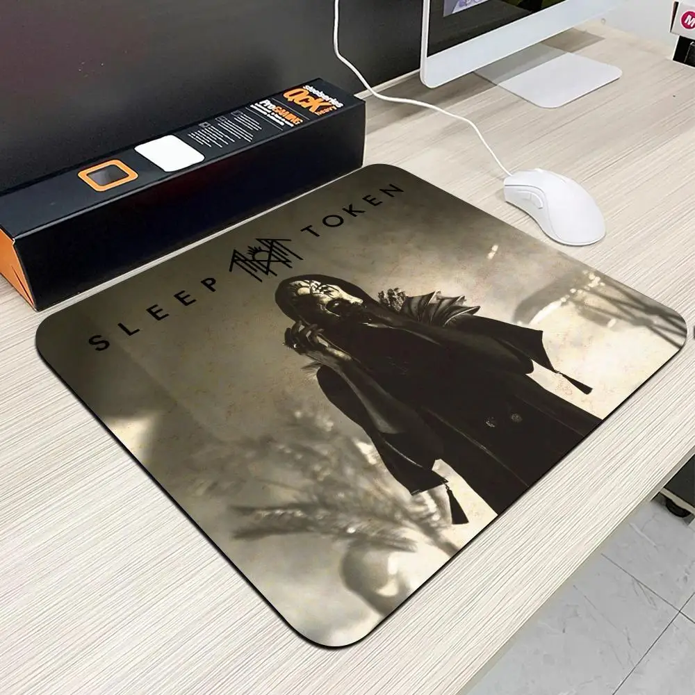 Sleep Rock Band T-Token Mouse Pad Small Office Table Mats Computer Accessories Washable Non-slip Rubber with Precision Lock Edge
