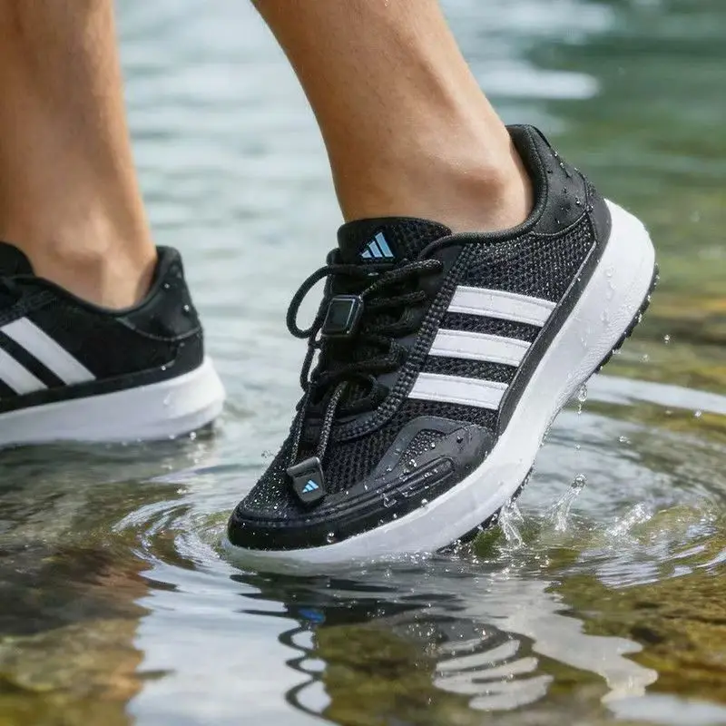 Adidas Roamboat Running Shoes for Men and Women, Lightweight, Comfortable, Versatile, Simple, Non-Slip, Wear-Resistant Fabric, Breathable, Low-Top, Casual, Black and White Kh8245