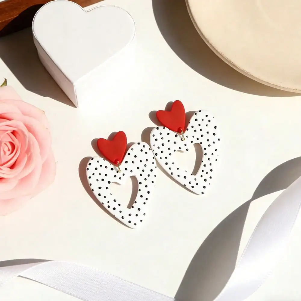 

Женские серьги с полыми сердечками в горошек, большие эффектные серьги с матовой отделкой под керамику для свиданий и Дня святого Валентина