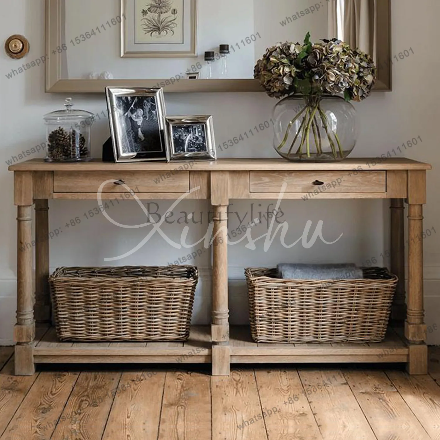 

French solid wood entrance cabinet is directly opposite the door, log style is integrated into entrance table