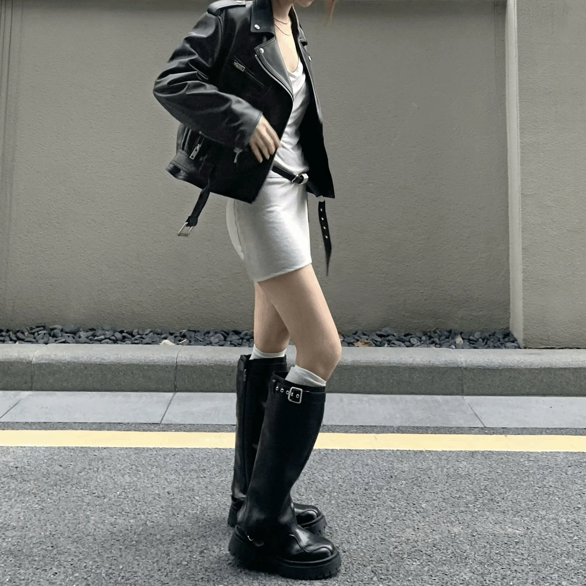 High-end Black Lapel Motorcycle Leather Jacket Women's 2025 Autumn New Sweet Cool Hot Girl Style Loose Short Jacket Trend