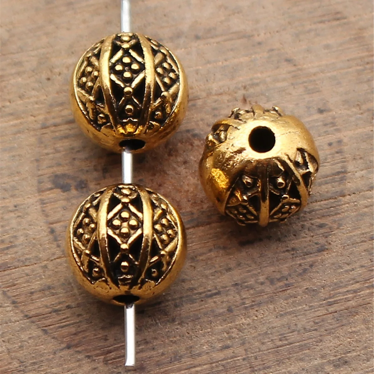 10pcs 8.1x8x7.9mm 3 Colors Geometric Rhombus Pattern Spherical Beads With Small Holes DIY Jewelry Findings
