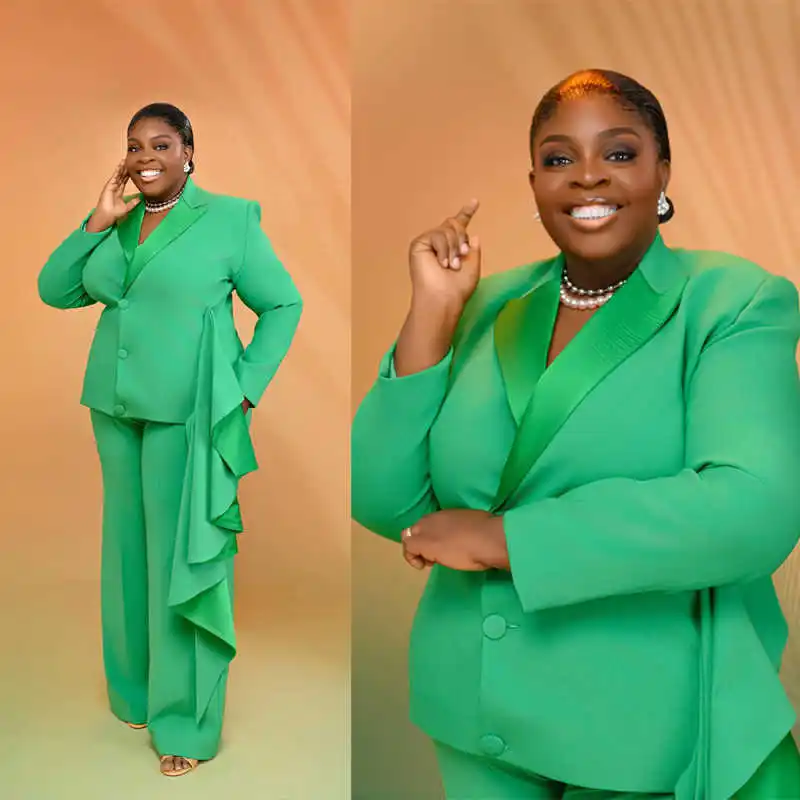 

Classic Woman Suit 2 Pieces Jacket Pants Single Breasted Peaked Lapel Formal Business Prom Customized Plus Size