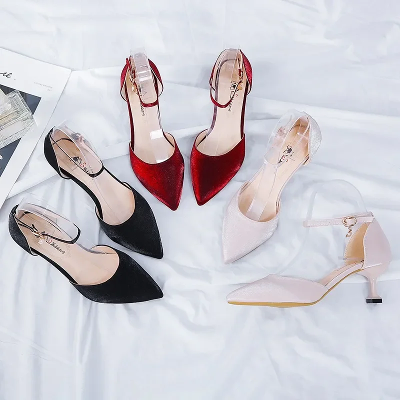 2024 صيف جديد صنادل مماشي للموضة النساء اللؤلؤ سلسلة الكاحل التفاف خنجر أشار تو عادية عارية مشبك حذاء بسيور للنساء #6