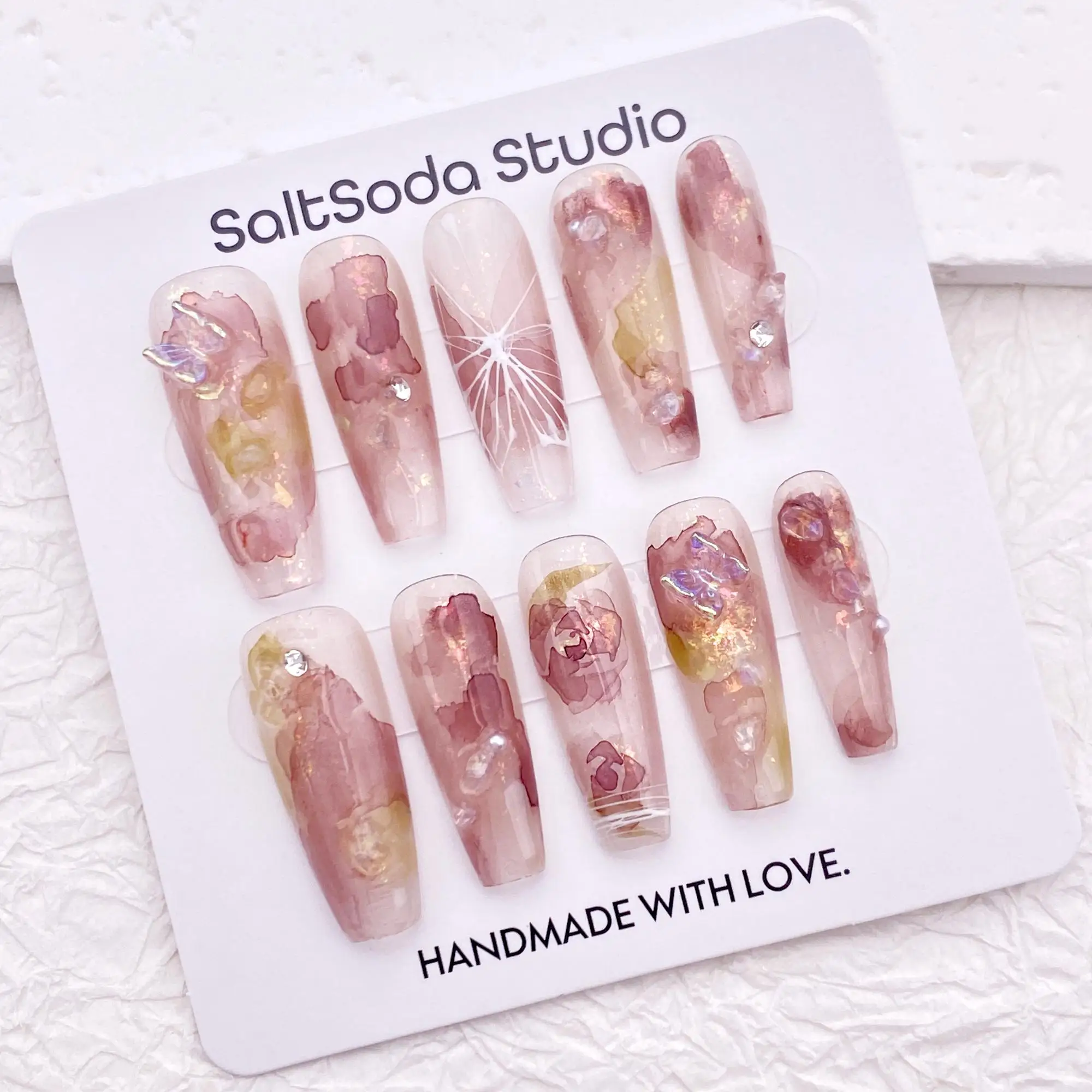 

Cute, hand-painted watercolor rose nails, elegant bow nails, gentle and elegant nail art, reusable high-quality nail art.