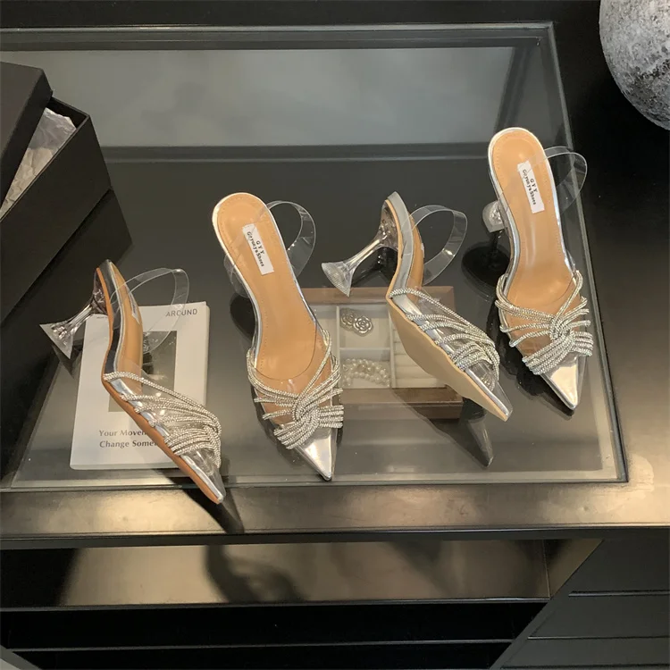 Sandalia femenina 2024, zapatos de Pvc de verano, tacones altos para niñas, diamantes de imitación de plástico, zapatos de tacón alto cerrados y puntiagudos, sandalias de cristal con punta