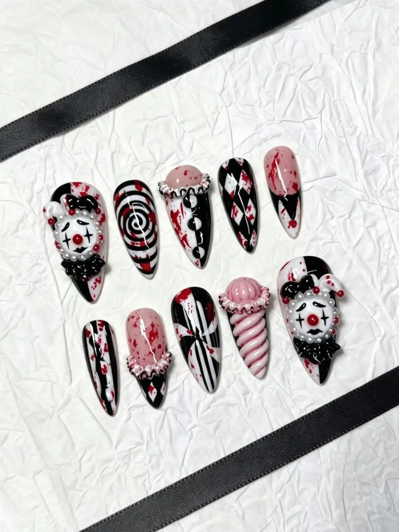 10Pcs Halloween Press On Nails, Almond Shape 3D Clown Charm Decor False Nails, Spiral Rhombus Blood Splash Pattern Glossy Fake Nails For Theme Party Cosplay Use