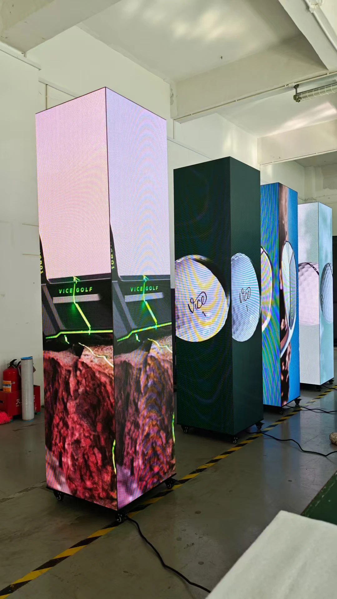 High Resolution New Design LED Magic Smart Cube Screen Display P2 Customize Size 960*160*160mm Video Player With Sound