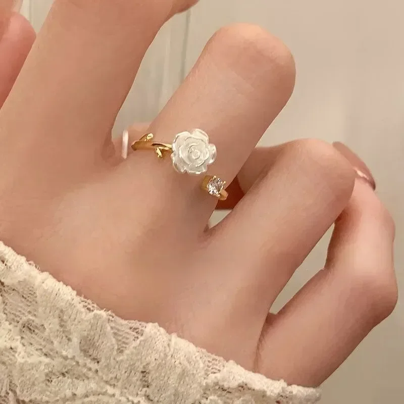 2024 Trend Luxury Rings for Women Gold Plated Stainless Steel Rose Ring Fashion Aesthetic Jewelry Temperament Anillos Mujer