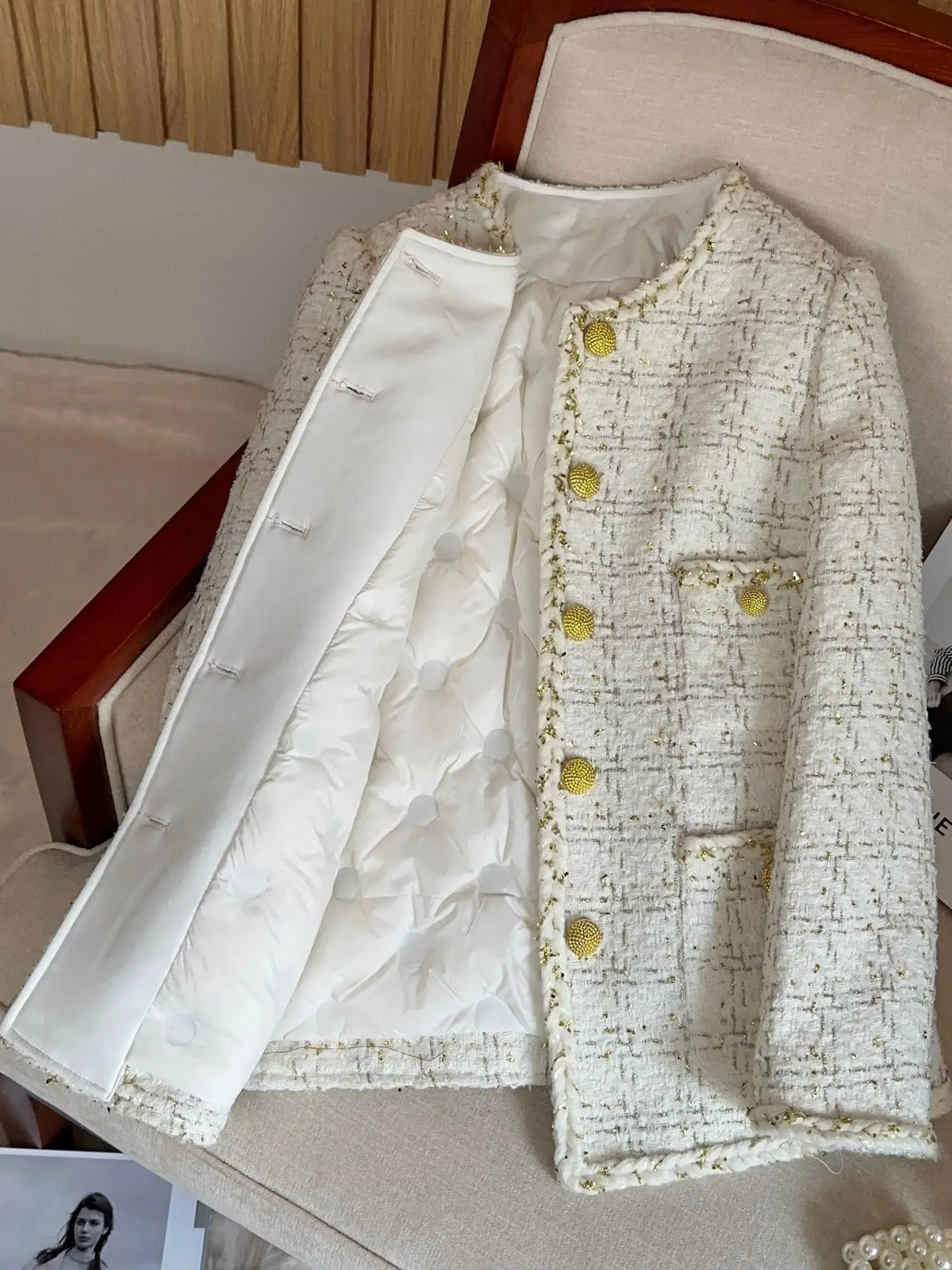 

Зимнее утепленное пуховое пальто в клетку для женщин, корейский стиль, длинный рукав, круглый вырез, модель A78092, коллекция Осень-Зима 2024