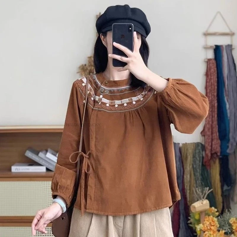 女性のレジャーエスニックスタイルシャツ春中国風のレトロ刺繍ルーズコットンとリネンタイアップ女性ブラウス
