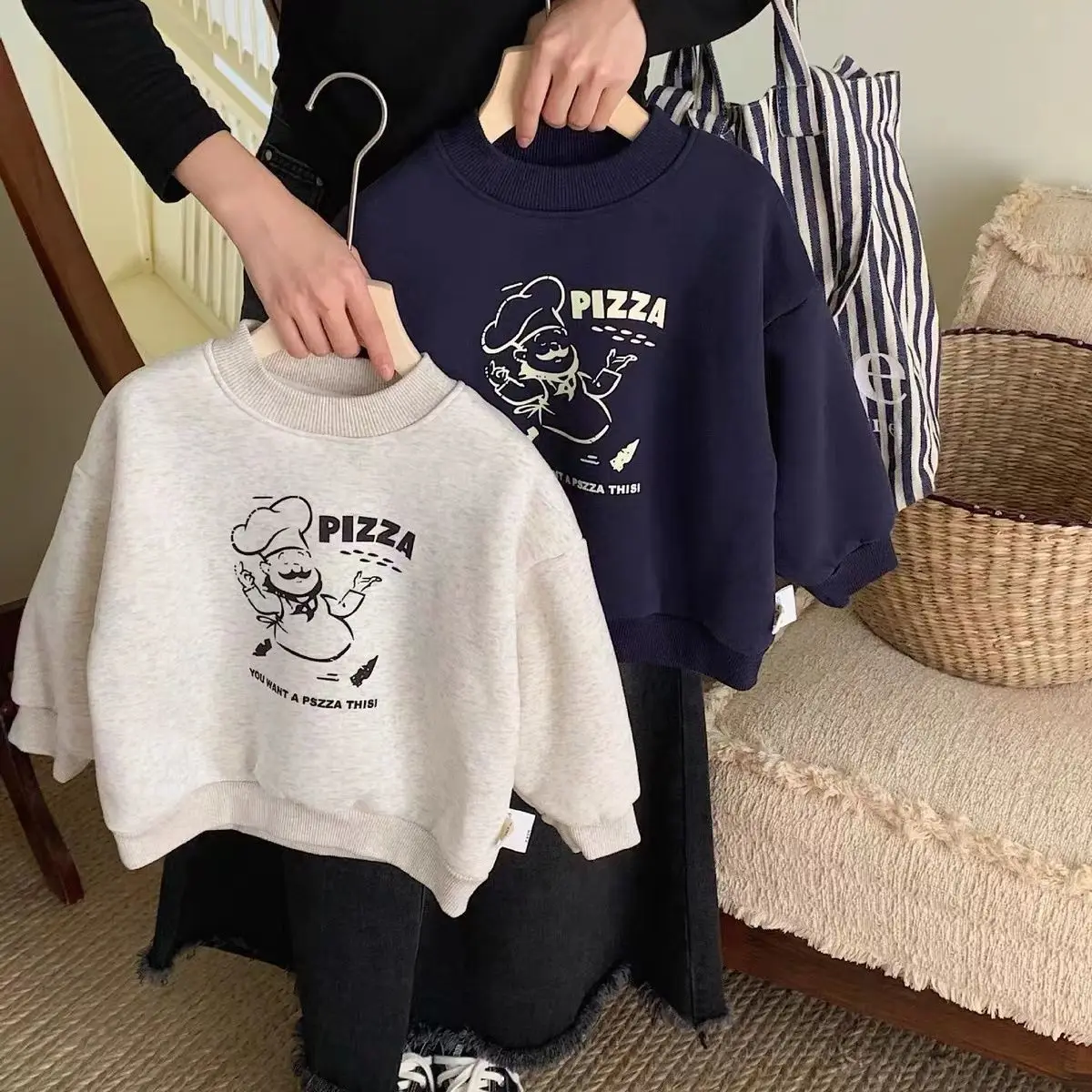 2025 شتاء جديد الأطفال طويلة الأكمام بلوزة من الصوف الكرتون طباعة الفتيان بلوزة كاجوال الفتيات زائد المخملية سميكة الدافئة القمم